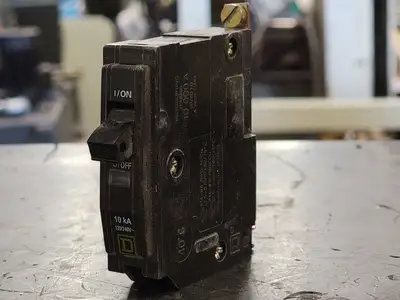 USED SQUARE D QOB120