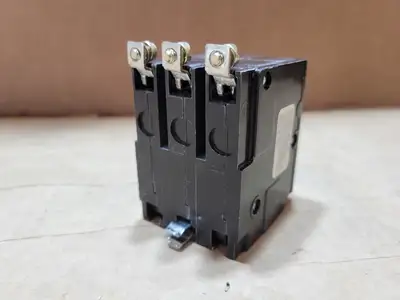 USED SQUARE D QOB330