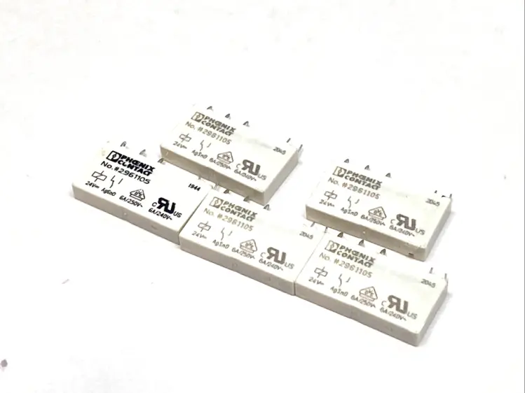 Used PHOENIX CONTACT RELAY 24VDC COIL SPDT 6A 250VAC 2961105 LOT OF 5 Relays & Switches | Maverick Industrial Sales #1099055