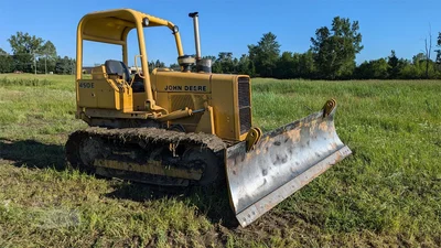 USED 1985 DEERE 450E