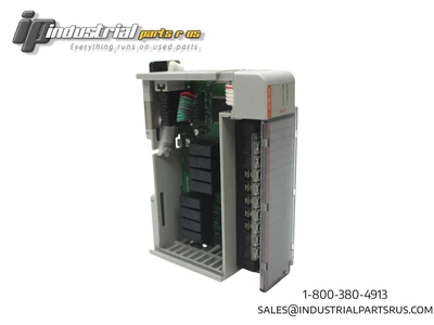 USED ALLEN BRADLEY 1769-OW8