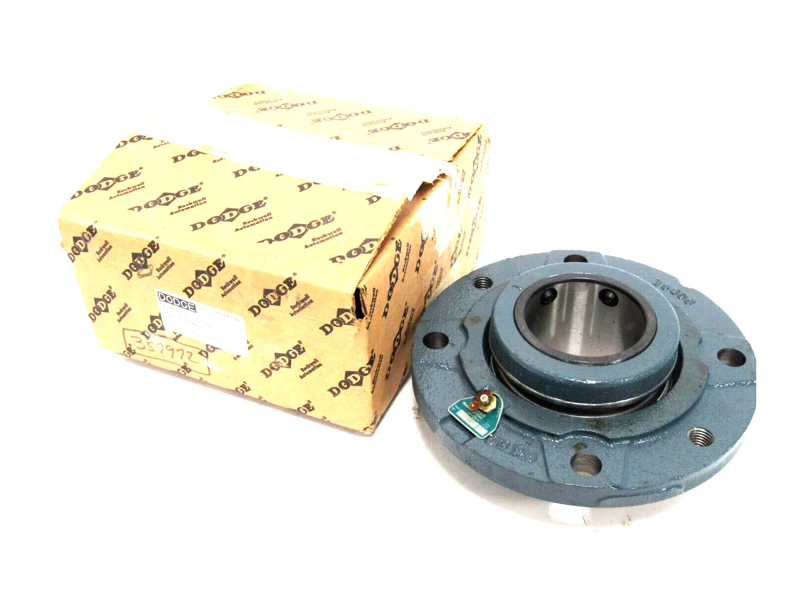 NEW DODGE FC-S2-215RE FLANGE MOUNT BEARING 070684 FCS2215RE
