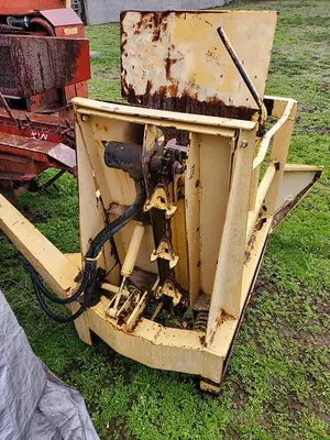 USED NEW HOLLAND 1048