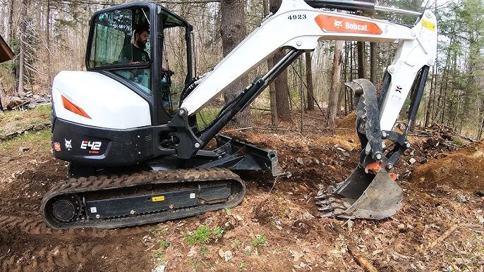 USED 2022 Bobcat E42 R2