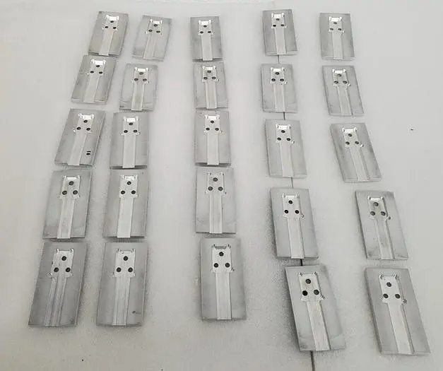 ALUMMINUM METAL MOLDINGS
