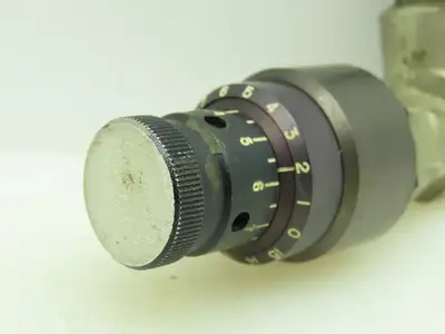 Parker Right Angle Metering /Shut-Off Valve 250 PSI  1/8" NPT