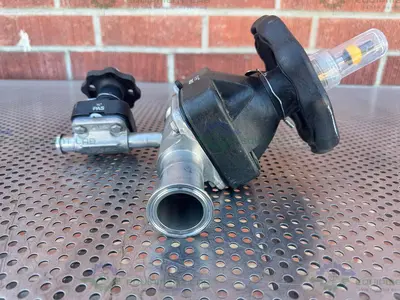 USED 2- ITT PURE FLO RA25MAX DIAPHRAGM VALVE W/ 1 1/2" TO 3/4" SANITARY FITTING
