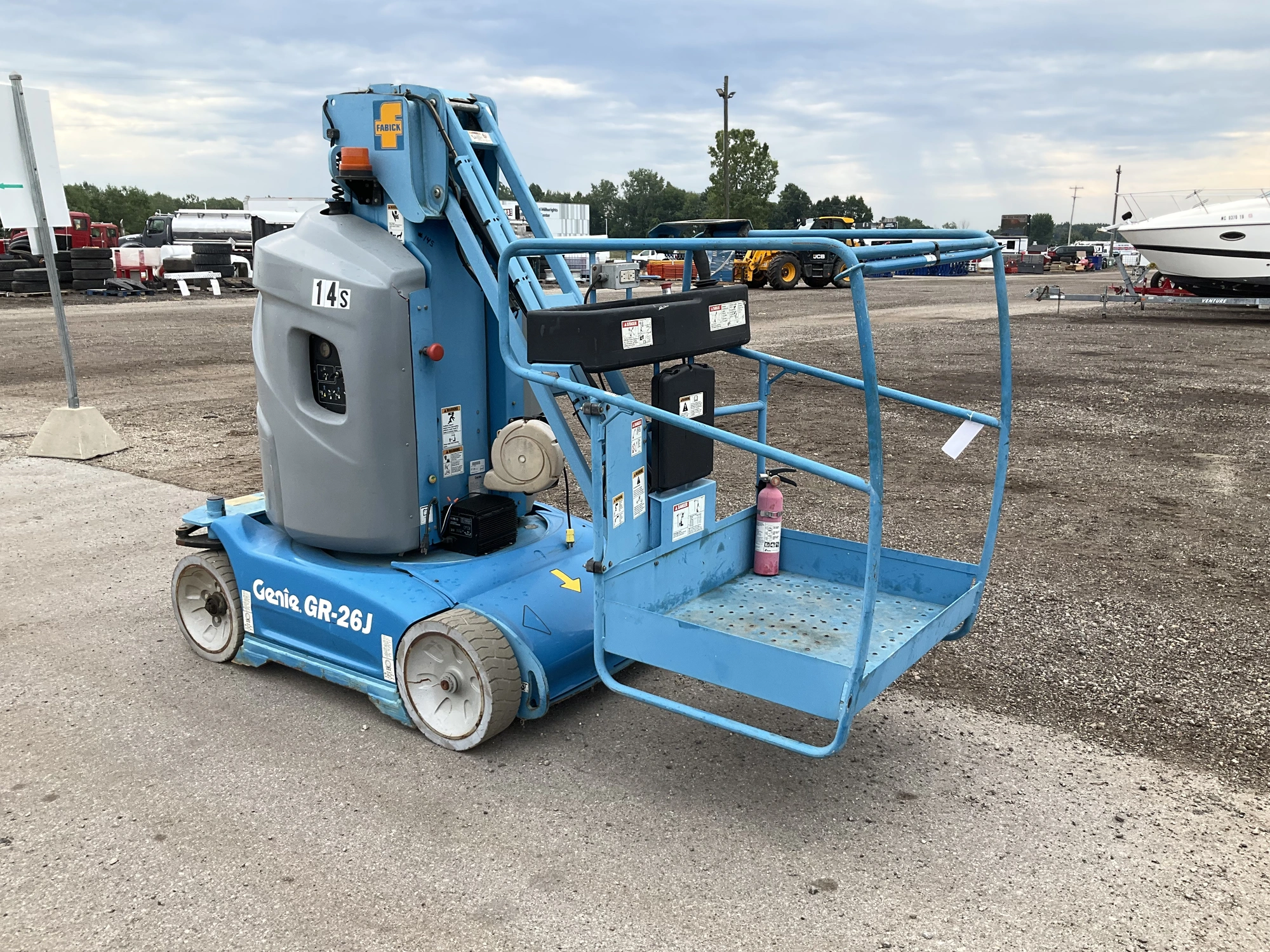 Used 2013 GENIE GR26J RUNABOUT VERTICAL MAST LIFT Vertical Mast Lifts Michigan US | Miedema Asset Management Group #1406856