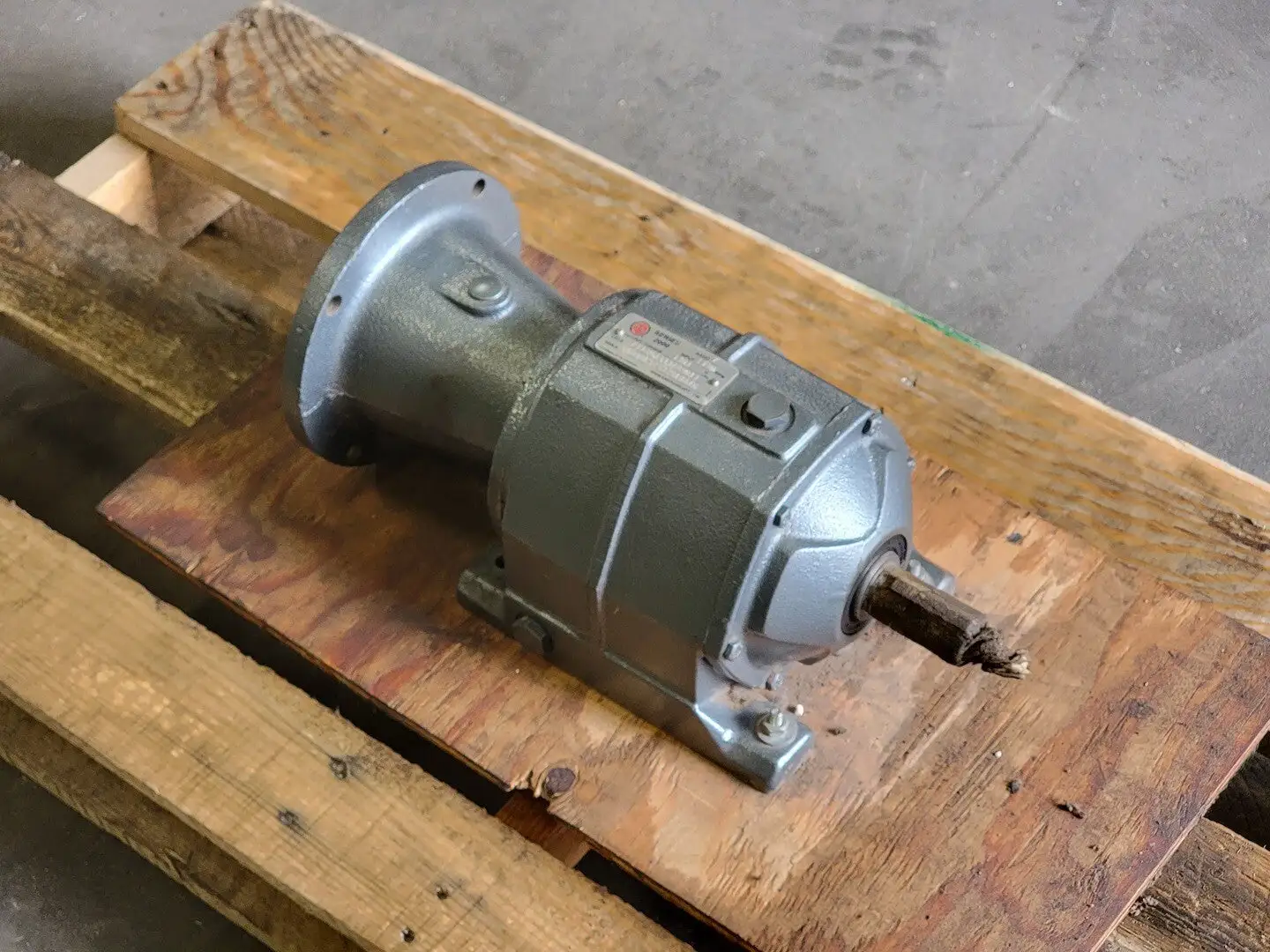USED US GEARMOTORS F11-0495529-011