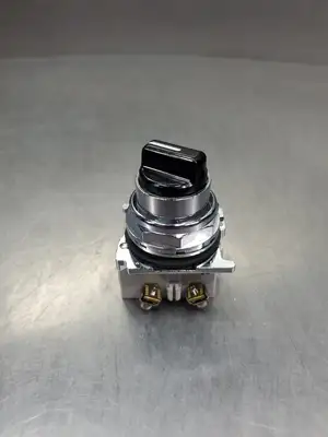 USED Cutler-Hammer 10250T/91000T Rotary Switch, Ser D2