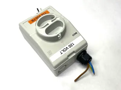 Used BACO Enclosed Disconnect Switch 3-Pole 32A Disconnects Michigan US | Maverick Industrial Sales #1391649