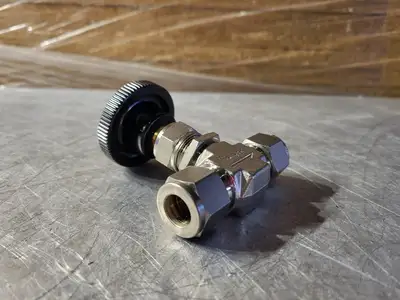 NEW SWAGELOK SS-1RS8