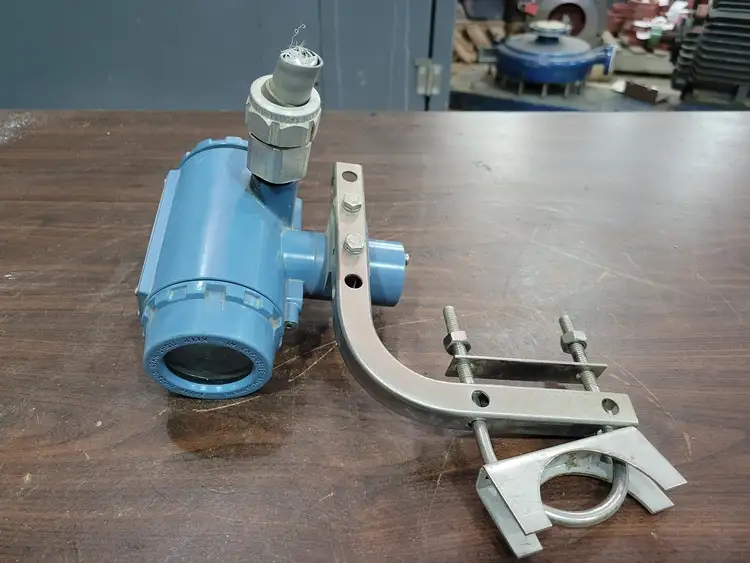 Used 2007 ROSEMOUNT 8800DR020SA1N1P1K6R20M5Q4Q8 Parts (Hydraulics and Pneumatics) British Columbia CA | Lenmark #259255