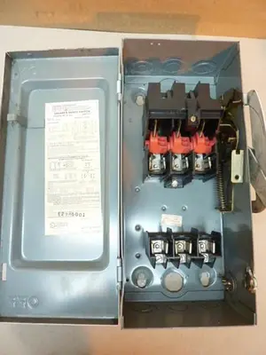 USED SQUARE D H-361
