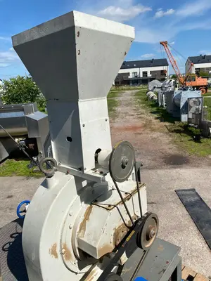 1999 SPOMASZ OSTRÓW WIELKOPOLSKI MI-250 Milling / Grinding Equipment – Miscellaneous | Perry Equipment (7)