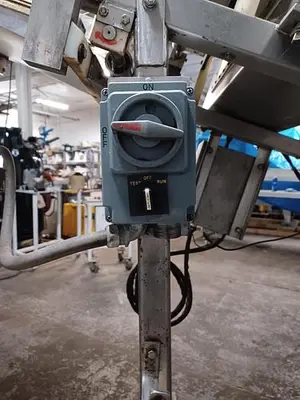Safeline metal detector 27" x 5" opening