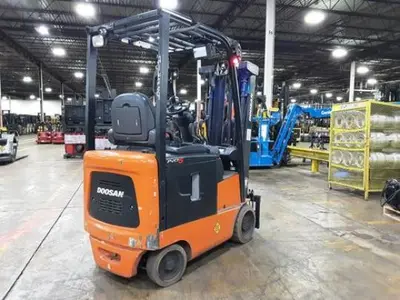 USED 2019 DOOSAN BC15S-5