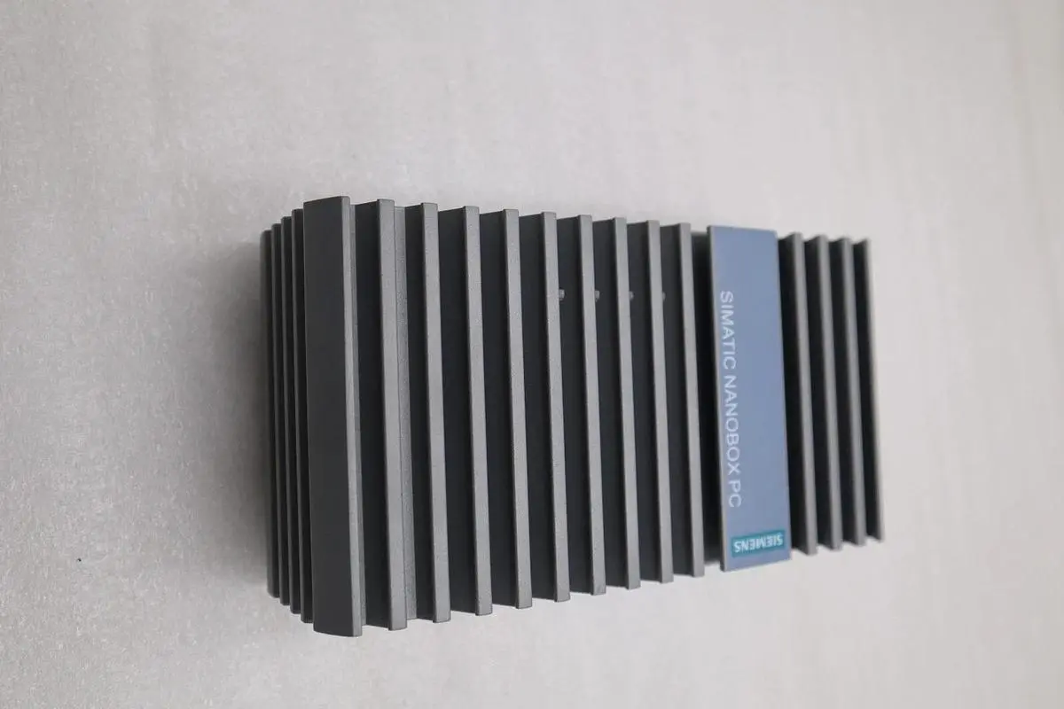 Siemens Simatic IPC227E Industrial PC 6ES7647-8BB21-7RA1 STOCK K-1122-A