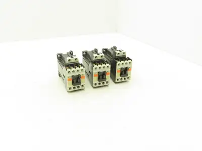 Fuji Electric SH-4/G Contactor Relay 600VAC 1.2A 24VDC Coil 4NO Lot of 3