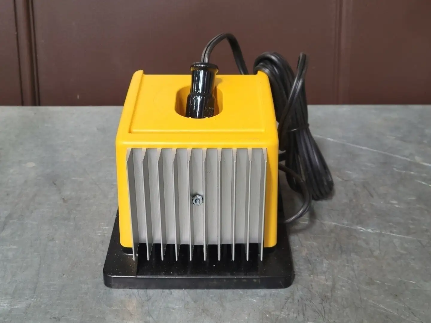 USED DEWALT D9105-04