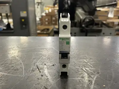 NEW SCHNEIDER ELECTRIC M9F42115
