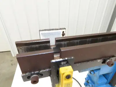 Used HOOSIER _UNKNOWN_ Vibratory Feeders Indiana US | Arrow Industrial #1436890