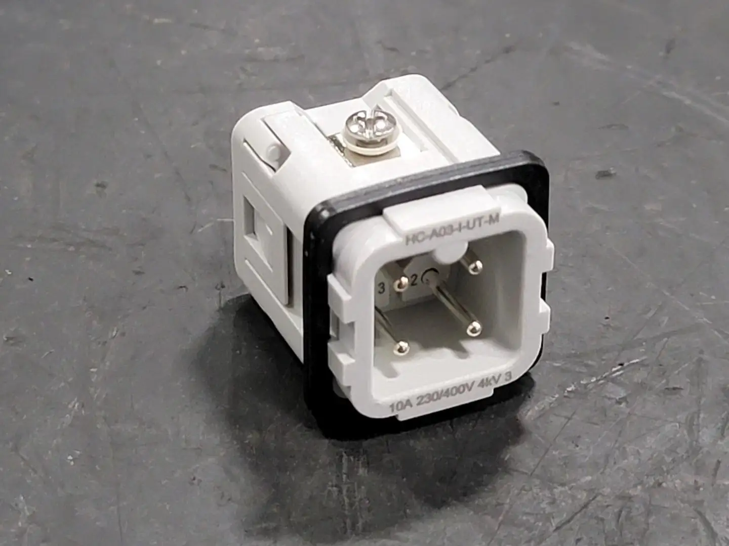 NEW PHOENIX CONTACT HC-A03-I-UT-M