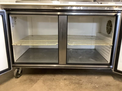 152-0245 True TPP-67 Self Contained Pizza Prep Table