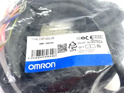 NEW OMRON SMALL SAFETY LIMIT SWITCH, ROLLER PLUNGER, 2NC/2NO, 5M CABLE