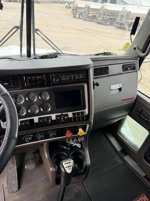 Used 2015 KENWORTH T800 TRUCK TRACTOR Conventional trucks Michigan US | Miedema Asset Management Group #1709405
