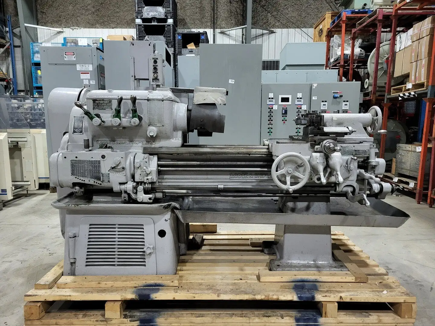 16" x 21" Lathe w/ Tooling & Accessories