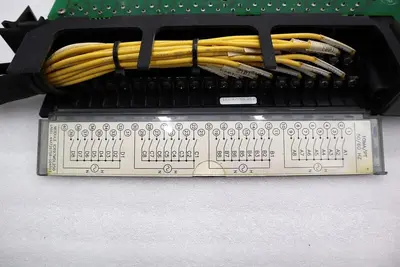GE FANUC IC697MDL250  INPUT MODUEL 120 VAC #L-241
