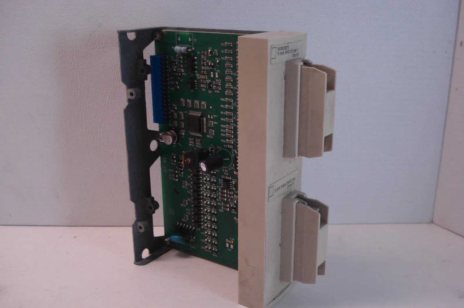 USED MODICON TSX MICRO TELEMECANIQUE TSXDMZ28DTK