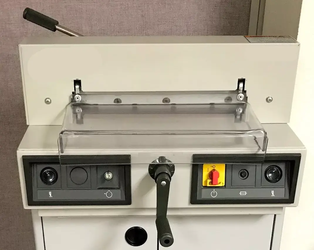 Used Triumph 3915 Paper Cutters Delaware US | United Machine Co. #1564474