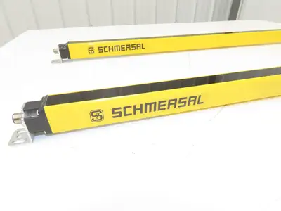 Schmersal SLC440COM-ER-0890-14 Safety Light Curtain Transmitter & Receiver Set