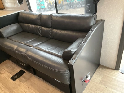 Used 2022 CHEROKEE 274AK Campers, Caravans, Motorhomes Michigan US | Miedema Asset Management Group #1330197