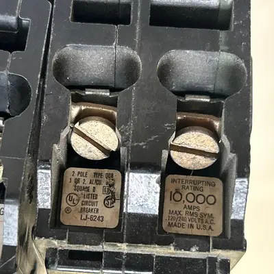 USED SQUARE D QOB220