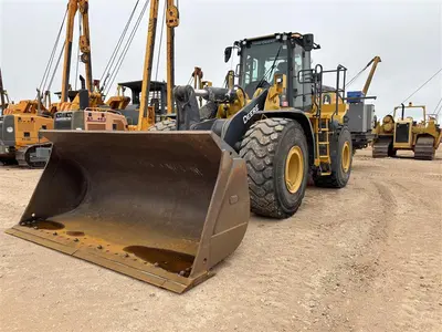 USED 2022 John Deere 744L