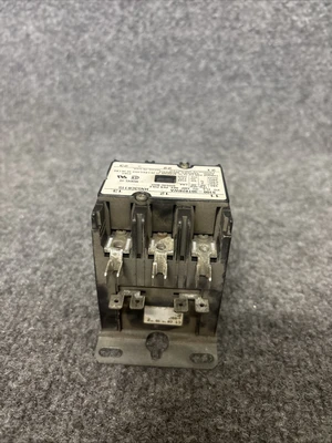 Used TYCO 3100-30T828WA PLC Contactors California US | Davliegogo LLC #1705921
