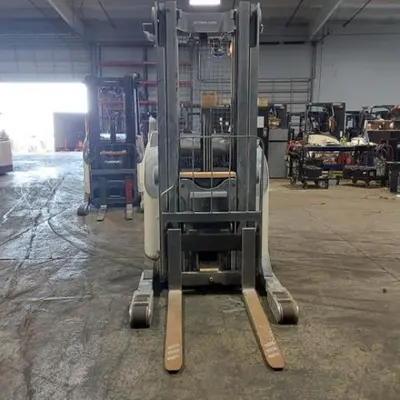 USED 2019 CROWN RR5725-45