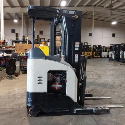 USED 2016 CROWN RR5725-45