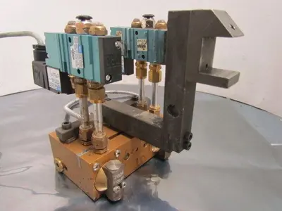 ITW Dynatec 7024 Twin Adhesive Glue Head Assembly 3-1/2" Spacing Heater 2 Valves