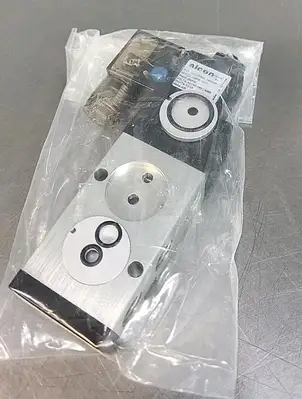 Versa 65B32Z3A1-1QY18 Valve Namur 36-150PSI 110V Loc5D37