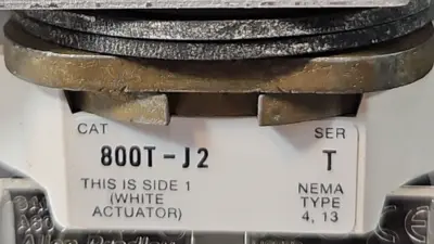 Allen Bradley 800T-J2 Series T 3 Position Selector Switch loc4B18