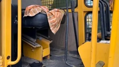 USED 2000 Deere 693B