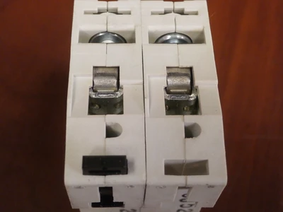 USED Allen-Bradley 1492-SP2C020