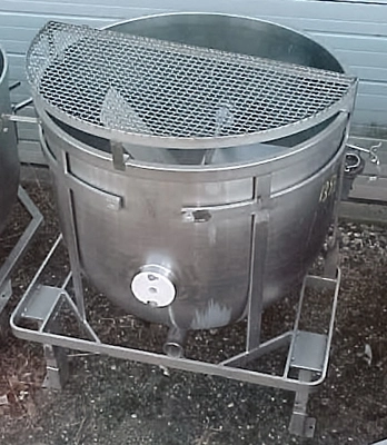 USED 200 GALLON AGITATED KETTLE 200 GALLON KETTLE