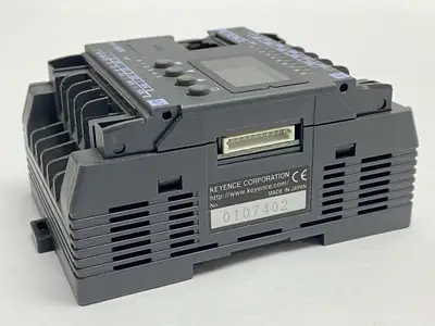 USED KEYENCE PROGRAMMABLE LOGIC CONTROLLER W/ BUILT-IN DISPLAY BASE UNIT