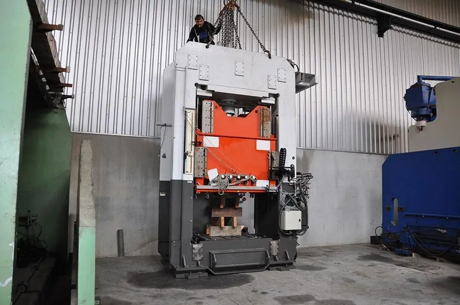 USED HACO 100 TON CNC