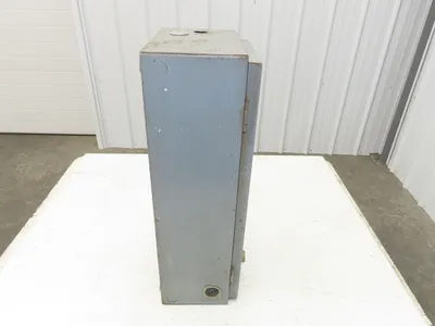 Square D 8538SBG13 Combination Motor Starter Size 0 NEMA 5Hp 600V 30A Fused